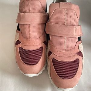 Tods womens suede/ soft leather sneakers size 39/ size 9 US